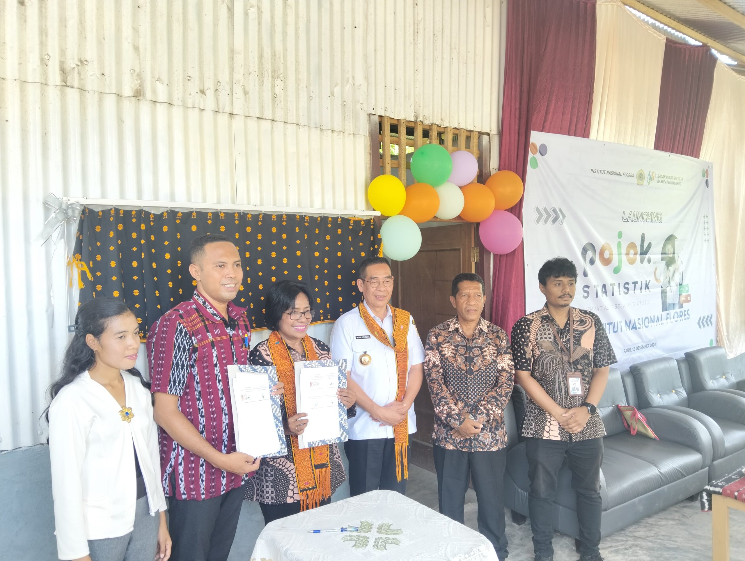 Pj Bupati Nagekeo Meresmikan Pojok Statistik di Kampus INF (1)