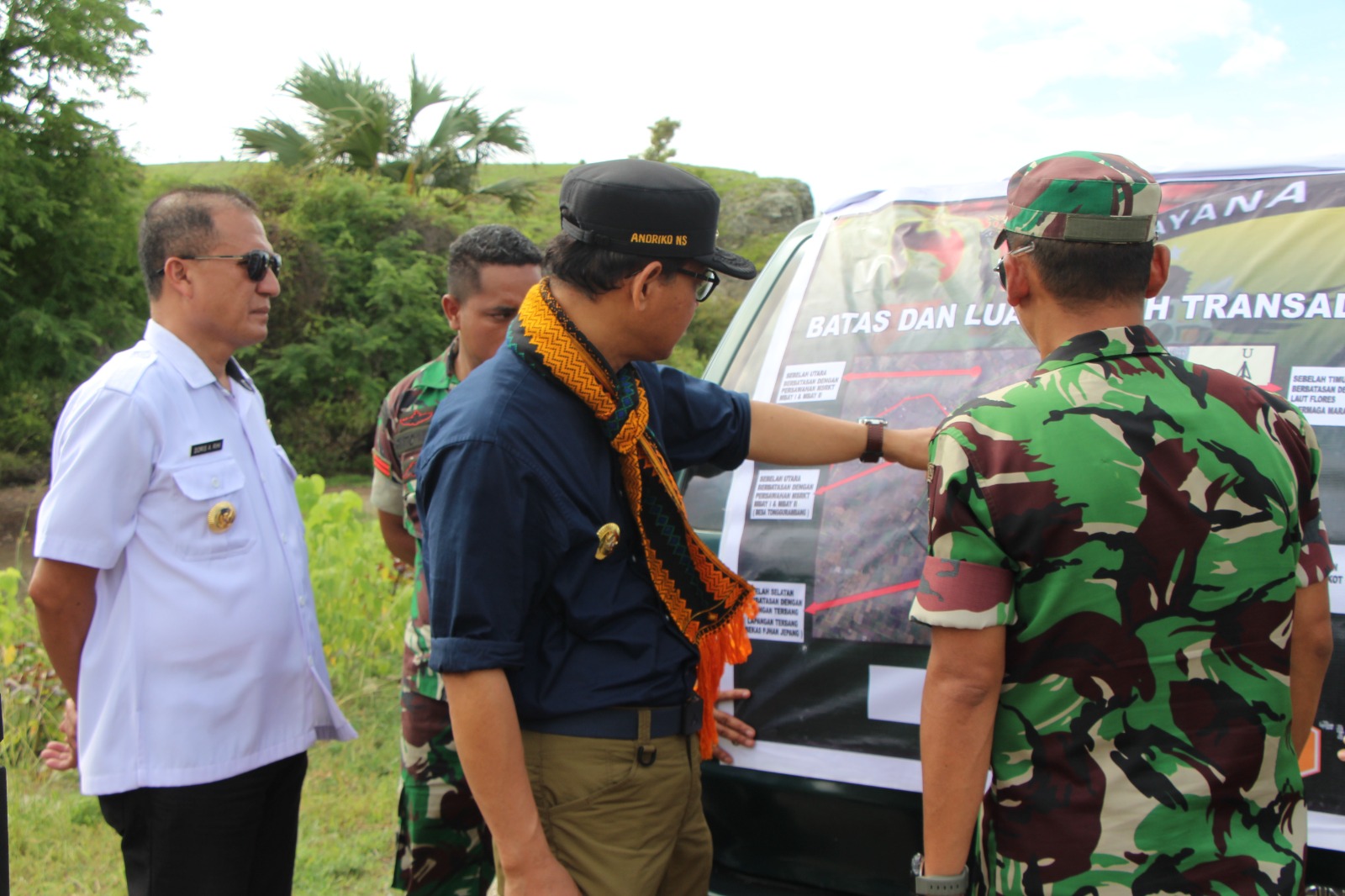 Pj. Gubernur NTT Tinjau Lokasi Batalyon TNI (2)