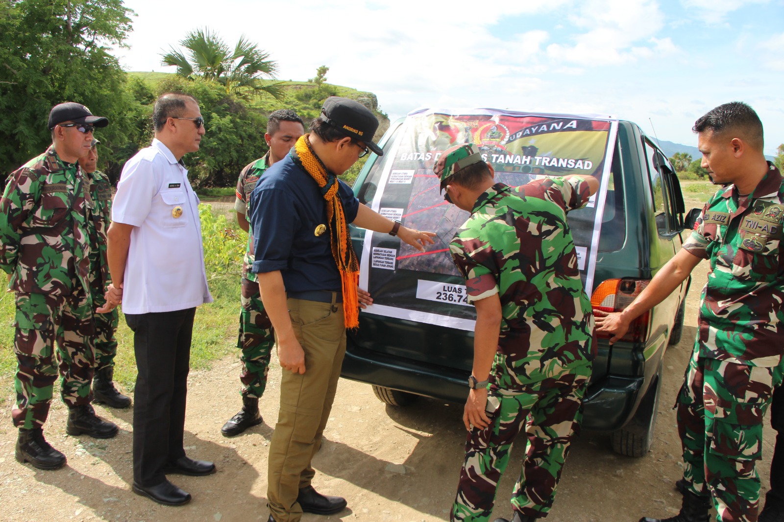 Pj. Gubernur NTT Tinjau Lokasi Batalyon TNI (6)