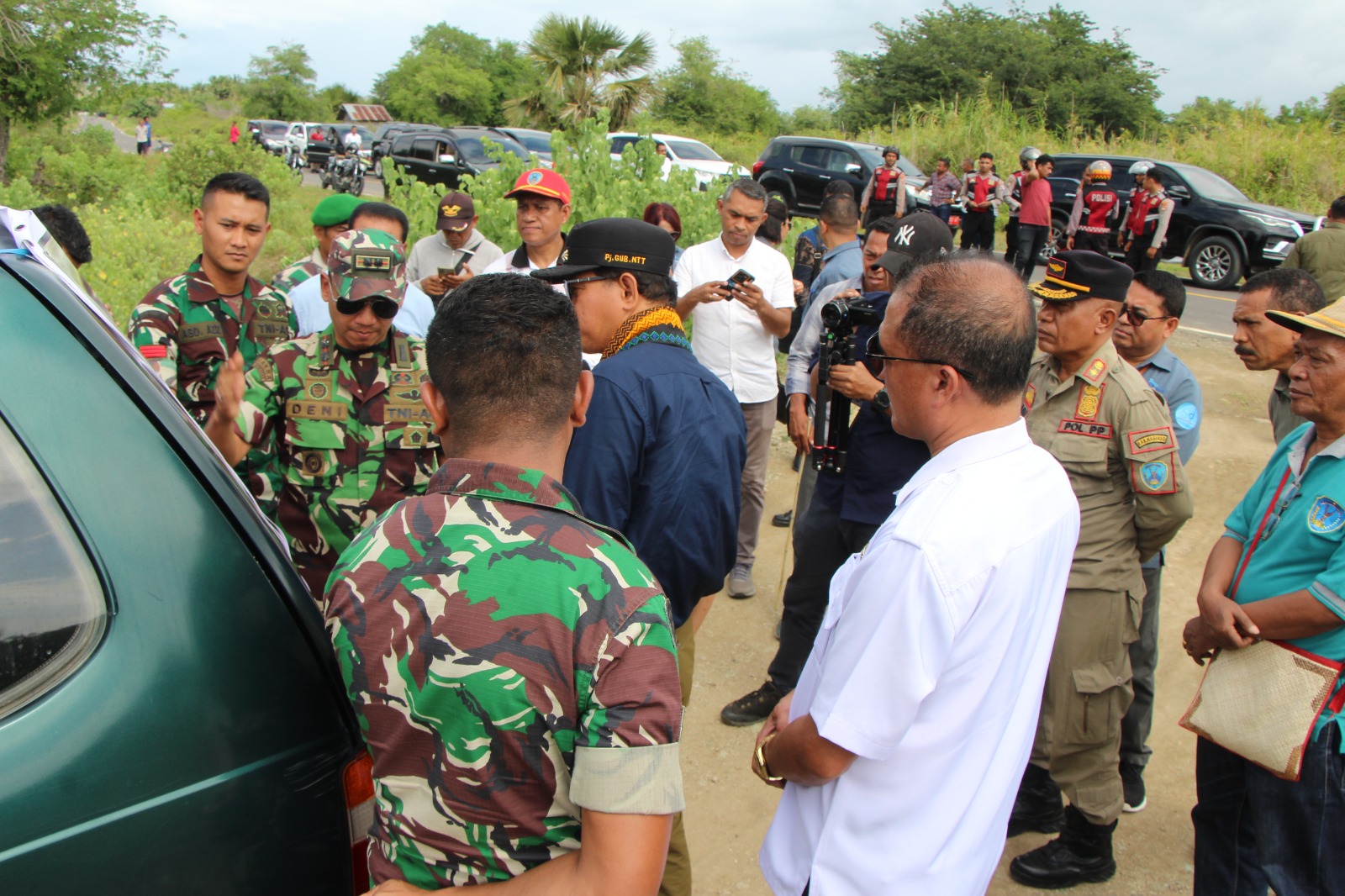 Pj. Gubernur NTT Tinjau Lokasi Batalyon TNI (7)