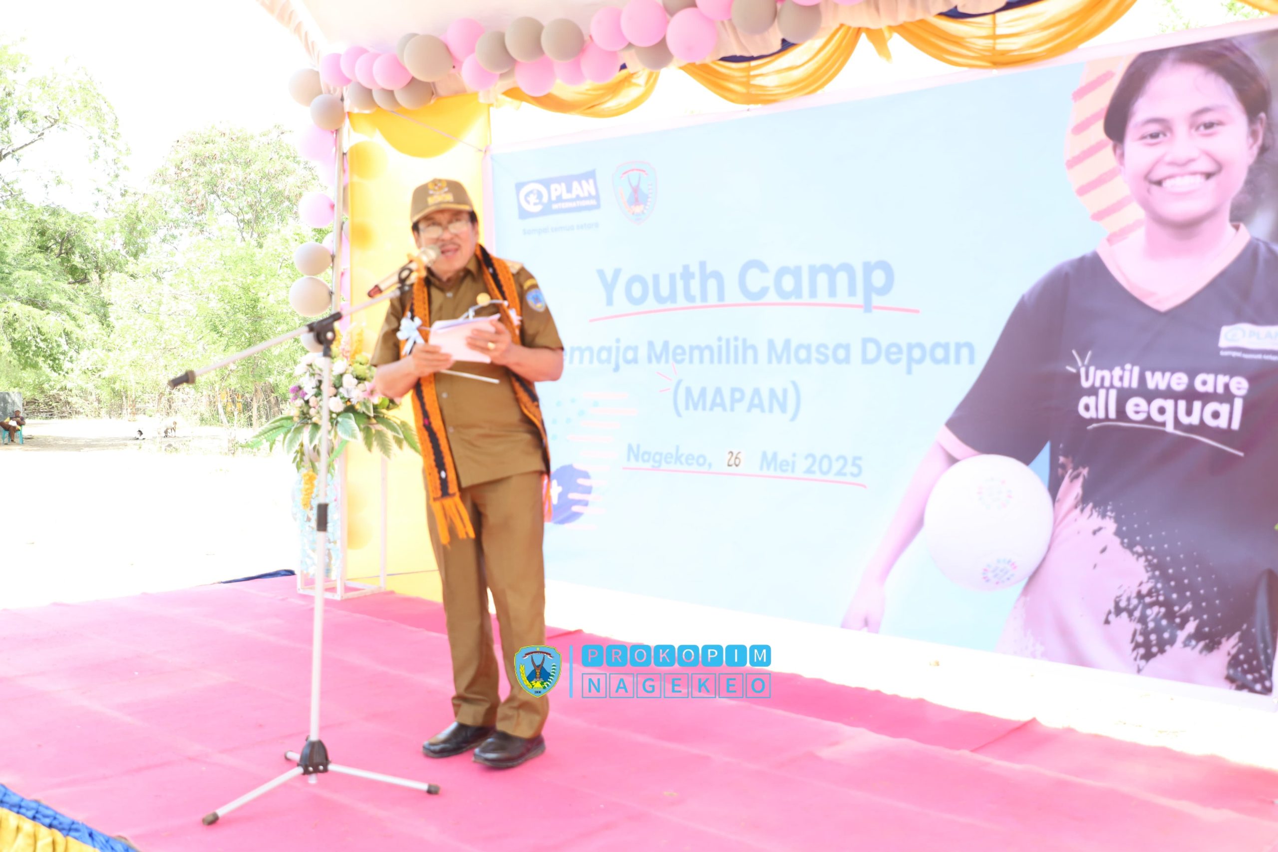 Bupati Simplisius Donatus membuka kegiatan Youth Camp AMAN Tingkat Kabupaten Nagekeo (1)