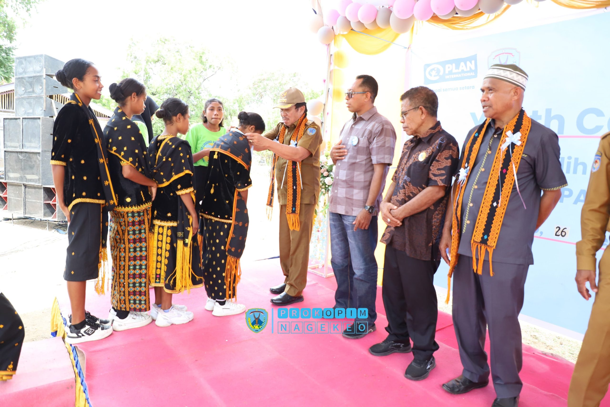 Bupati Simplisius Donatus membuka kegiatan Youth Camp AMAN Tingkat Kabupaten Nagekeo (2)