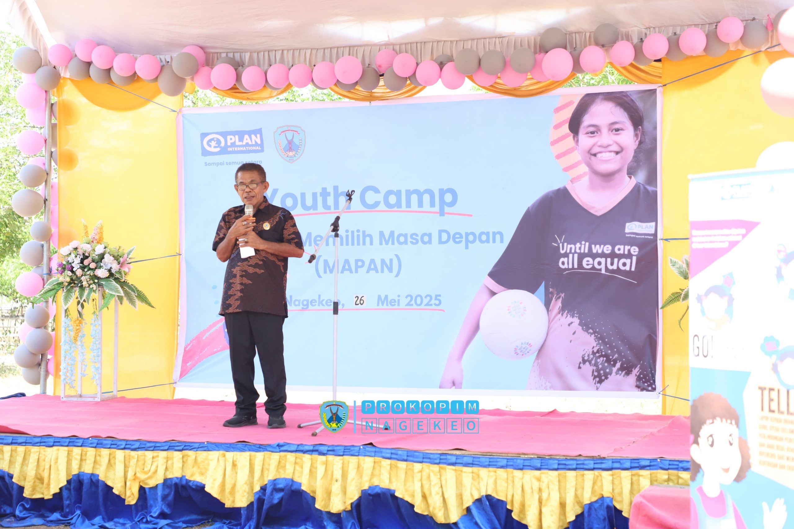 Bupati Simplisius Donatus membuka kegiatan Youth Camp AMAN Tingkat Kabupaten Nagekeo (6)
