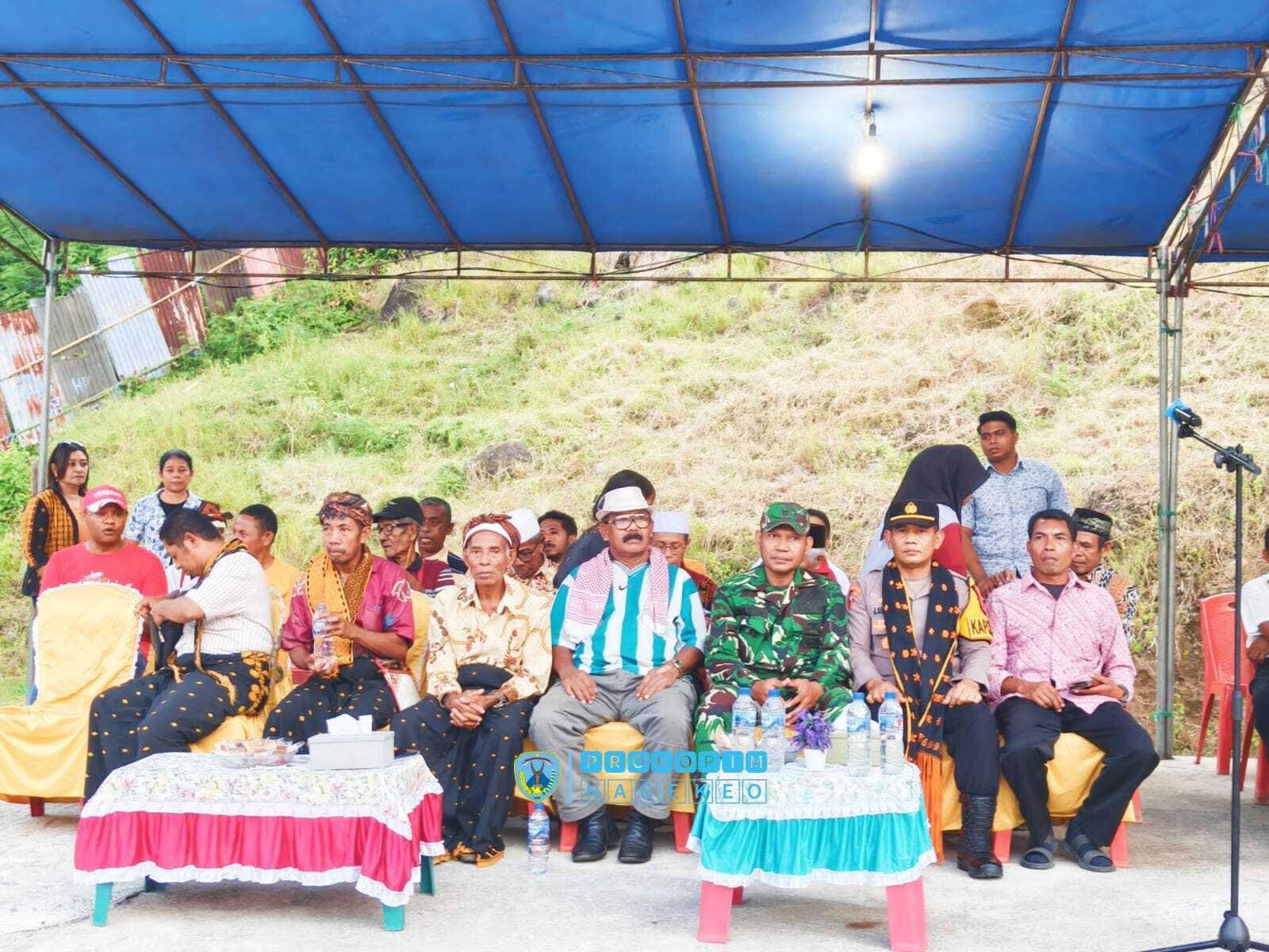 Wakil Bupati Nagekeo Membuka dengan Resmi Turnamen GMP Futsal Cup - Nangaroro (2)