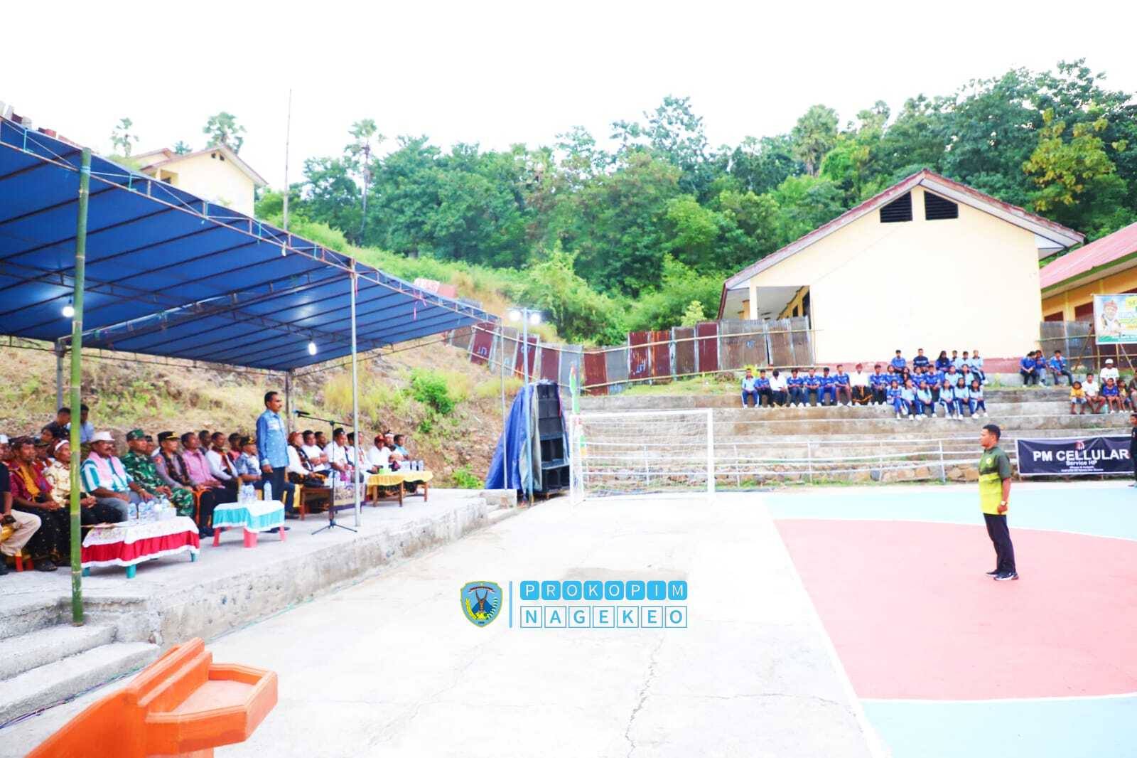 Wakil Bupati Nagekeo Membuka dengan Resmi Turnamen GMP Futsal Cup - Nangaroro (3)