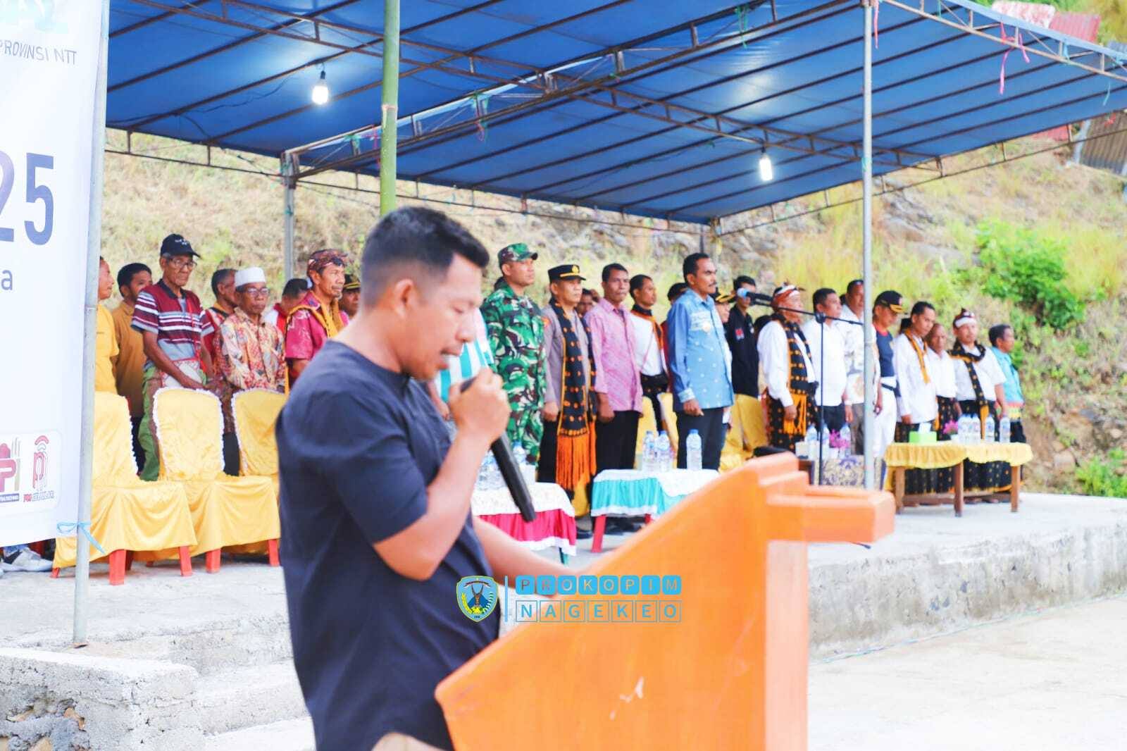 Wakil Bupati Nagekeo Membuka dengan Resmi Turnamen GMP Futsal Cup - Nangaroro (4)