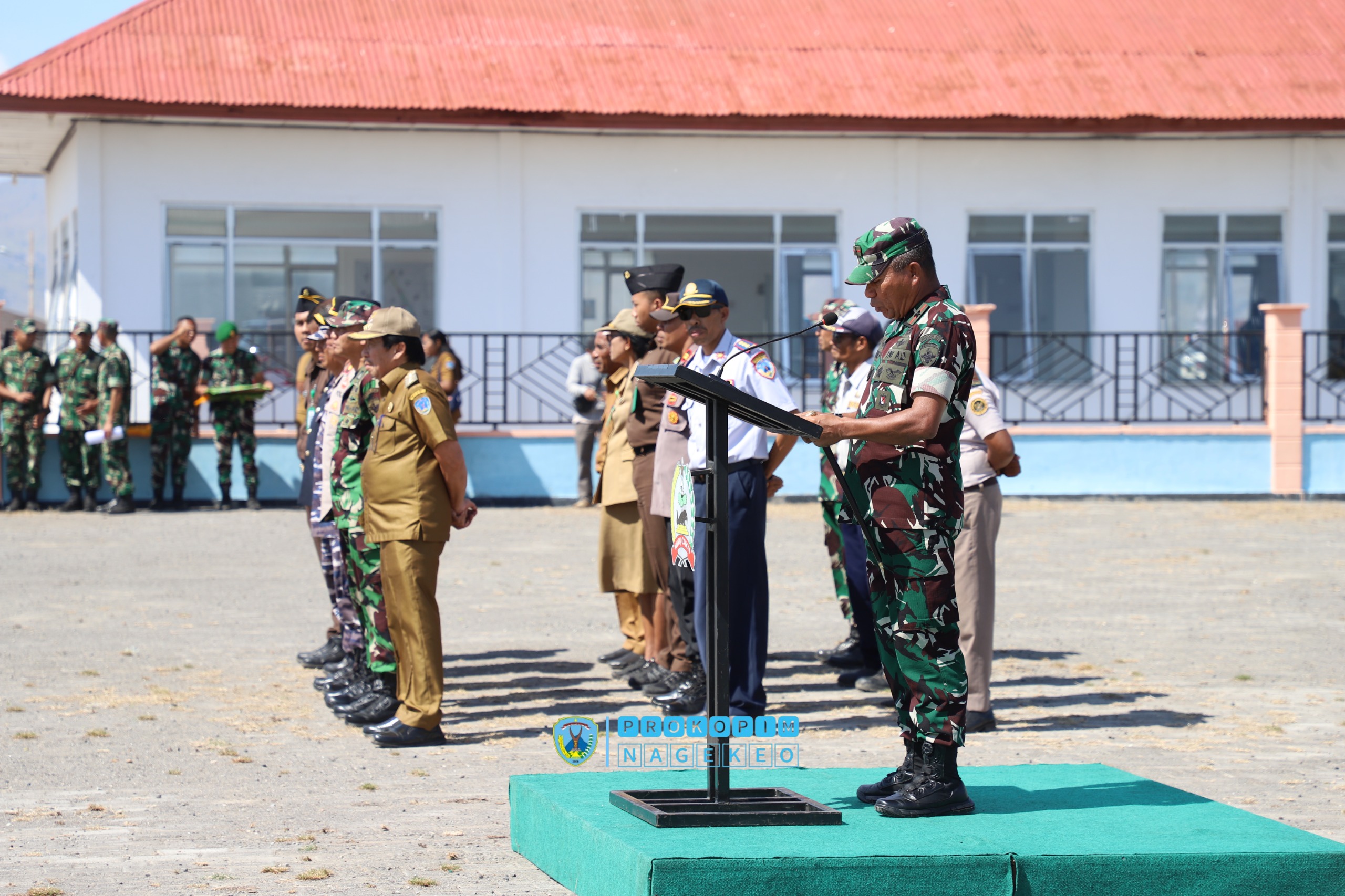 Bupati Nagekeo menghadiri Apel Penyambutan Personil Yonif TP 834MW Nagekeo (4)