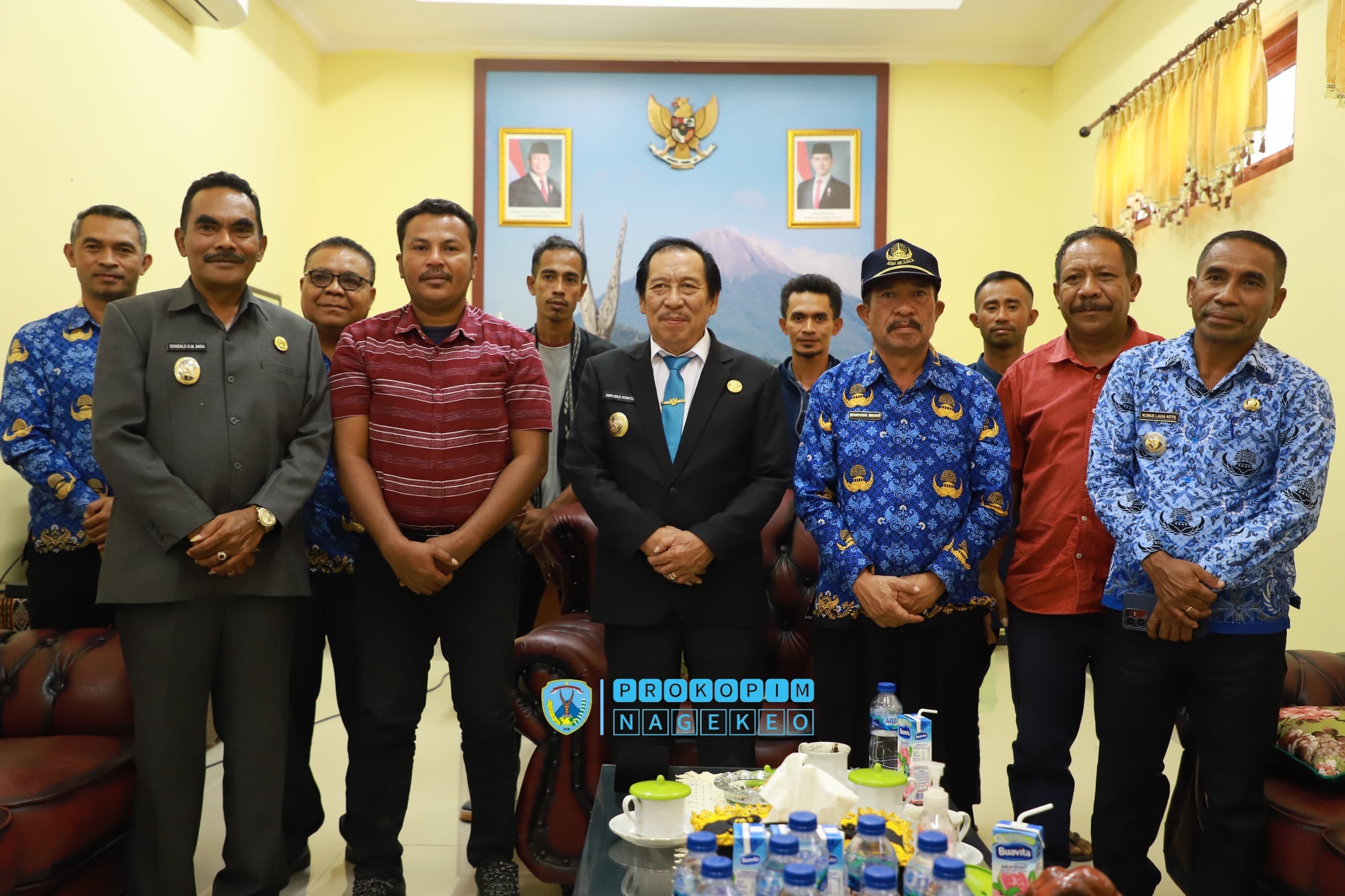 Bupati dan Wakil Bupati Nagekeo Audiensi Bersama Perwakilan Masyarakat Tonggurambang (2)