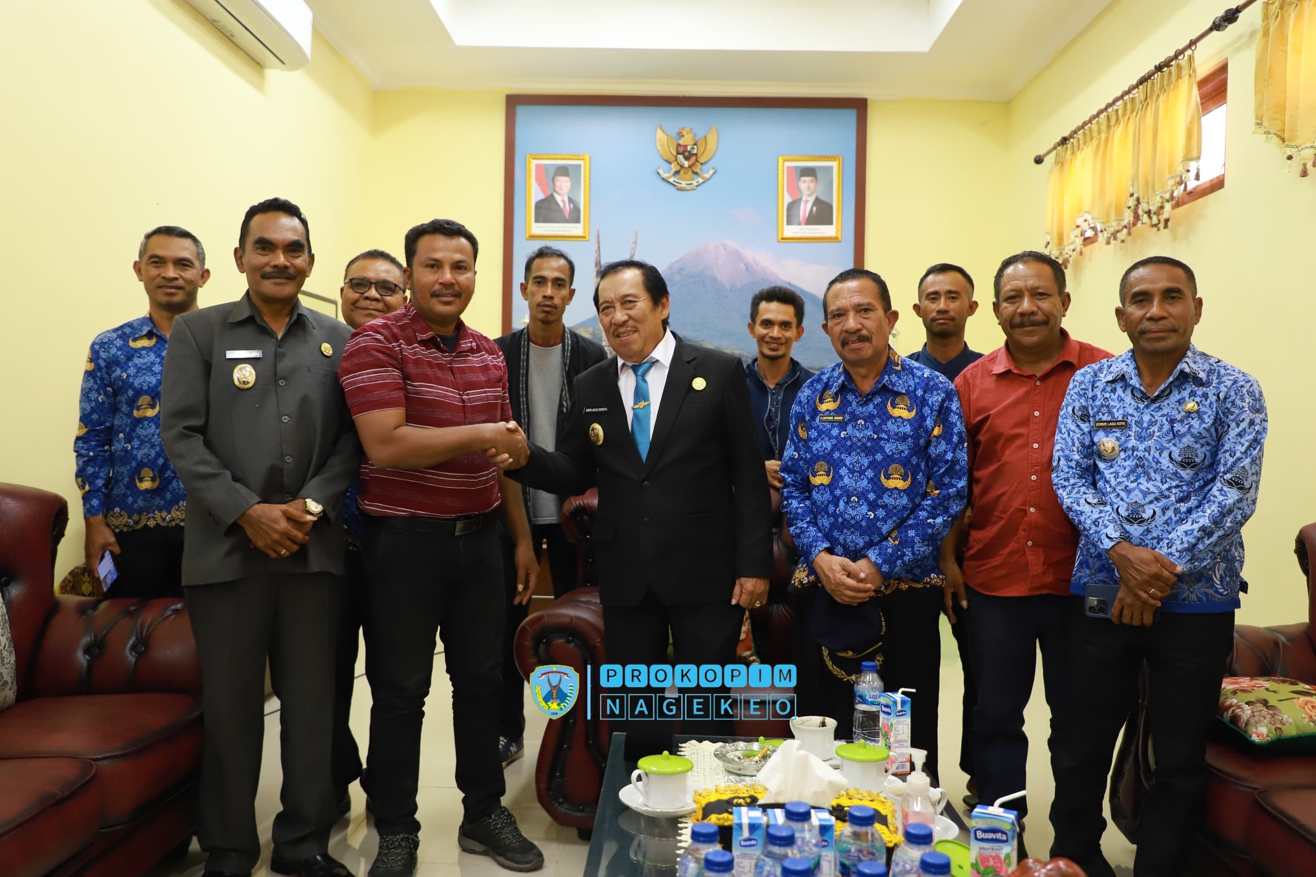 Bupati dan Wakil Bupati Nagekeo Audiensi Bersama Perwakilan Masyarakat Tonggurambang (3)