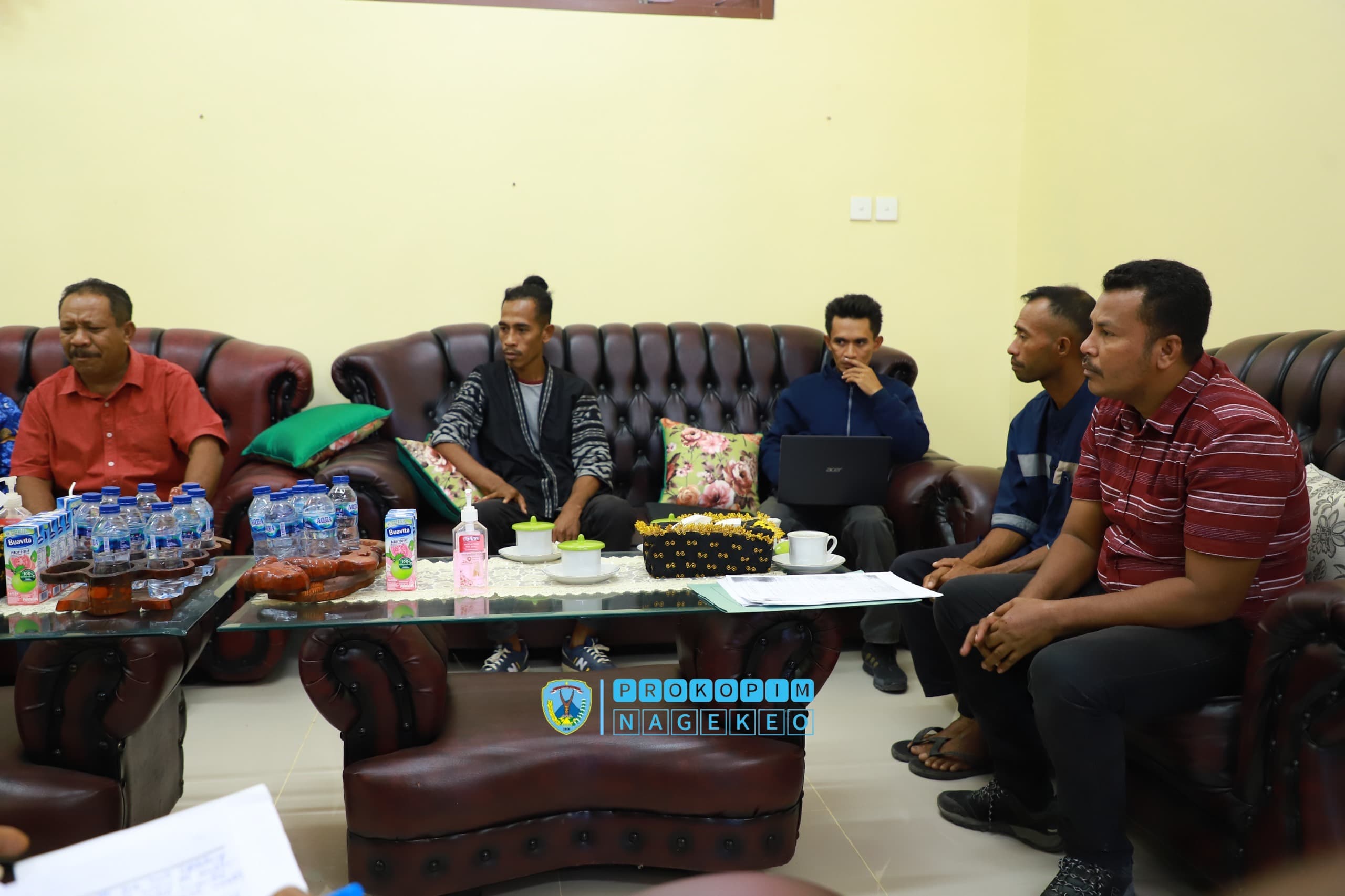 Bupati dan Wakil Bupati Nagekeo Audiensi Bersama Perwakilan Masyarakat Tonggurambang (4)
