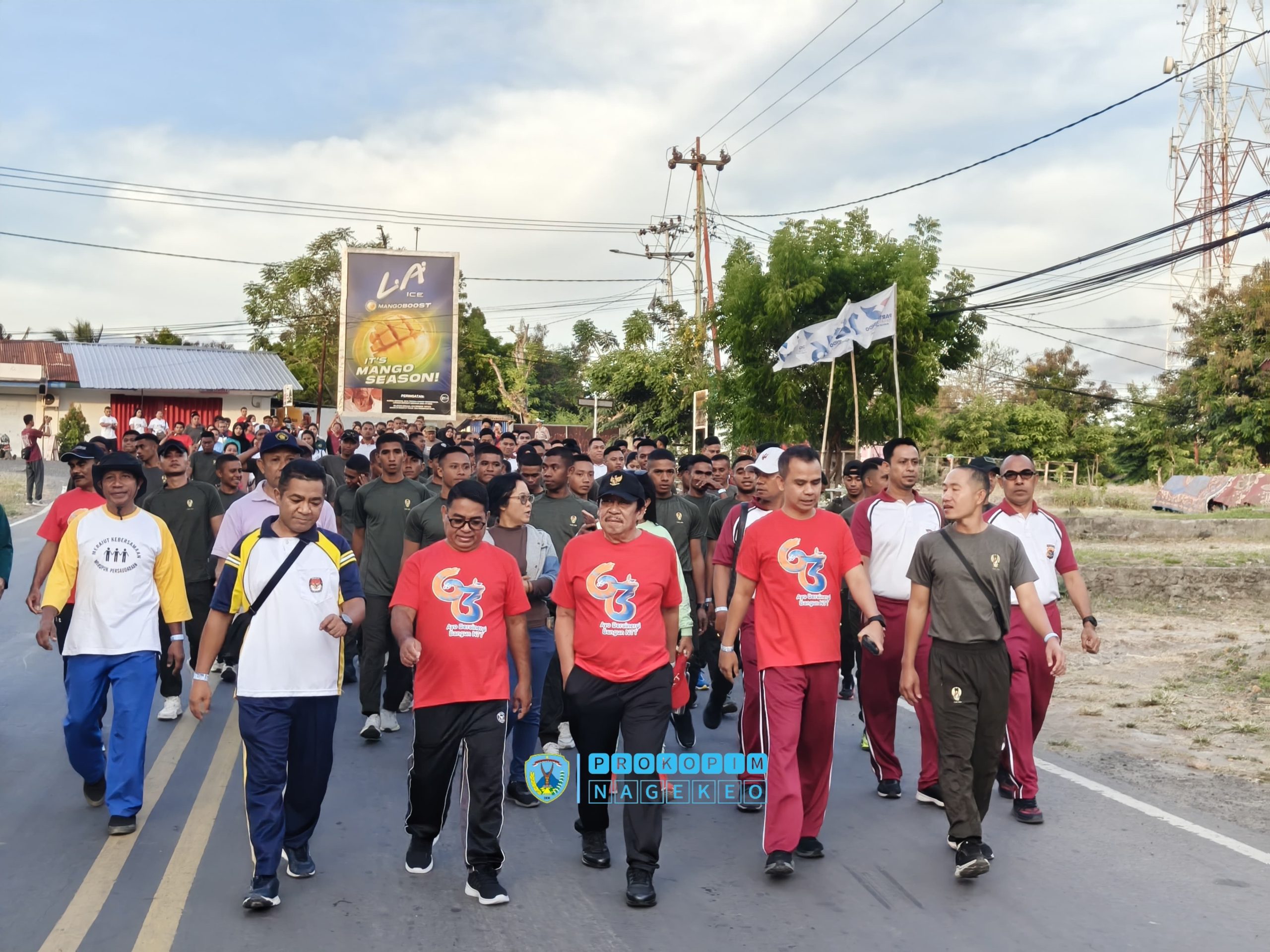 Bupati dan Wakil Bupati Nagekeo Ikut Jalan Sehat Bersama Bank NTT Cabang Mbay (1)