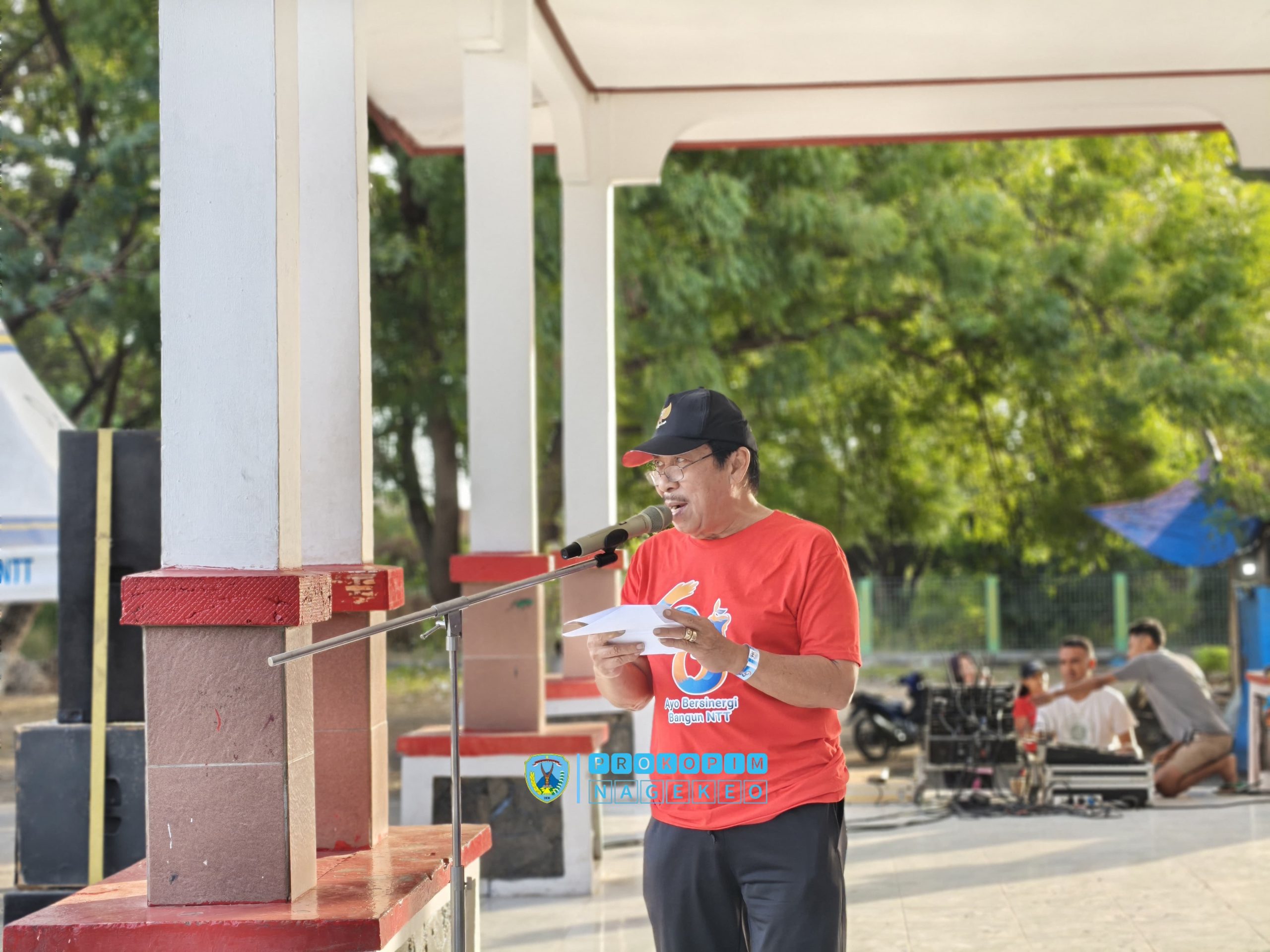 Bupati dan Wakil Bupati Nagekeo Ikut Jalan Sehat Bersama Bank NTT Cabang Mbay (5)