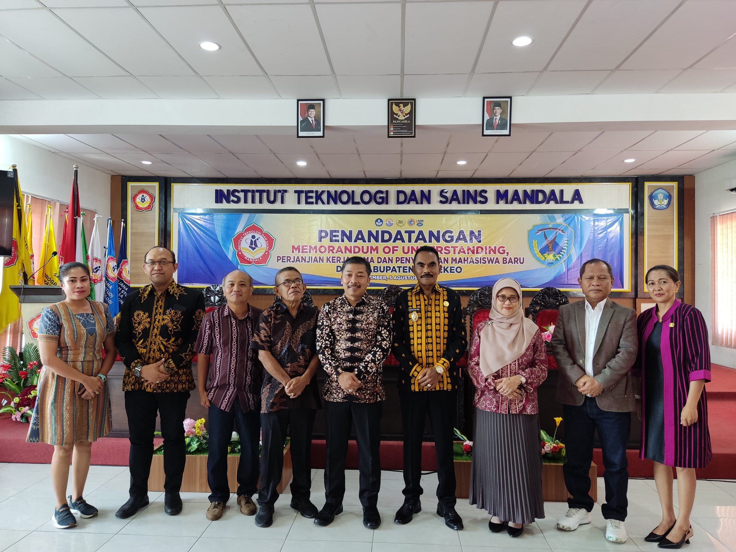 Penandatanganan PKS Antara Pemkab Nagekeo dan ITS Mandala Jember (2)