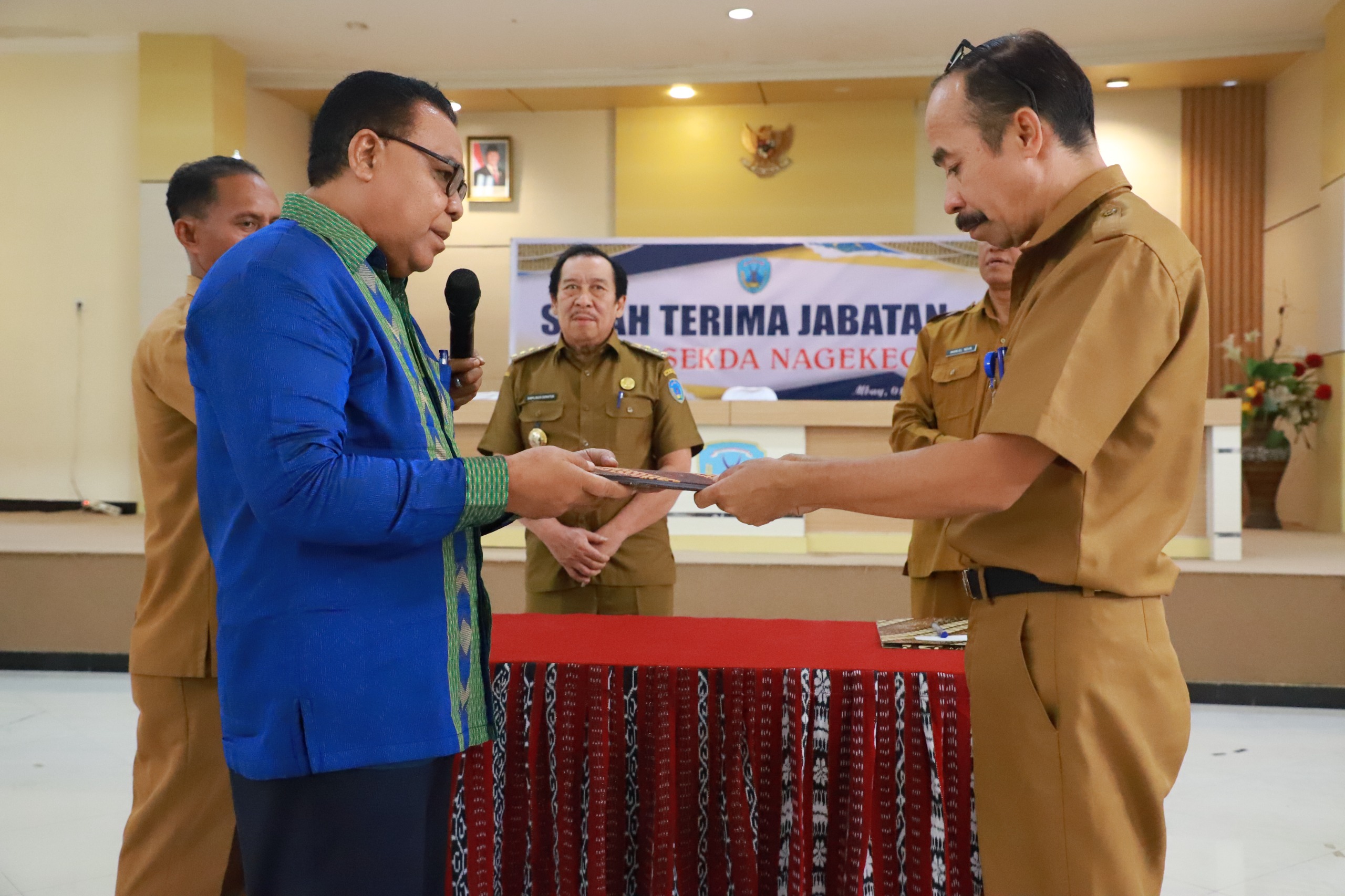 Bupati Nagekeo Hadiri Serah Terima Jabatan Plh. Sekda (5)