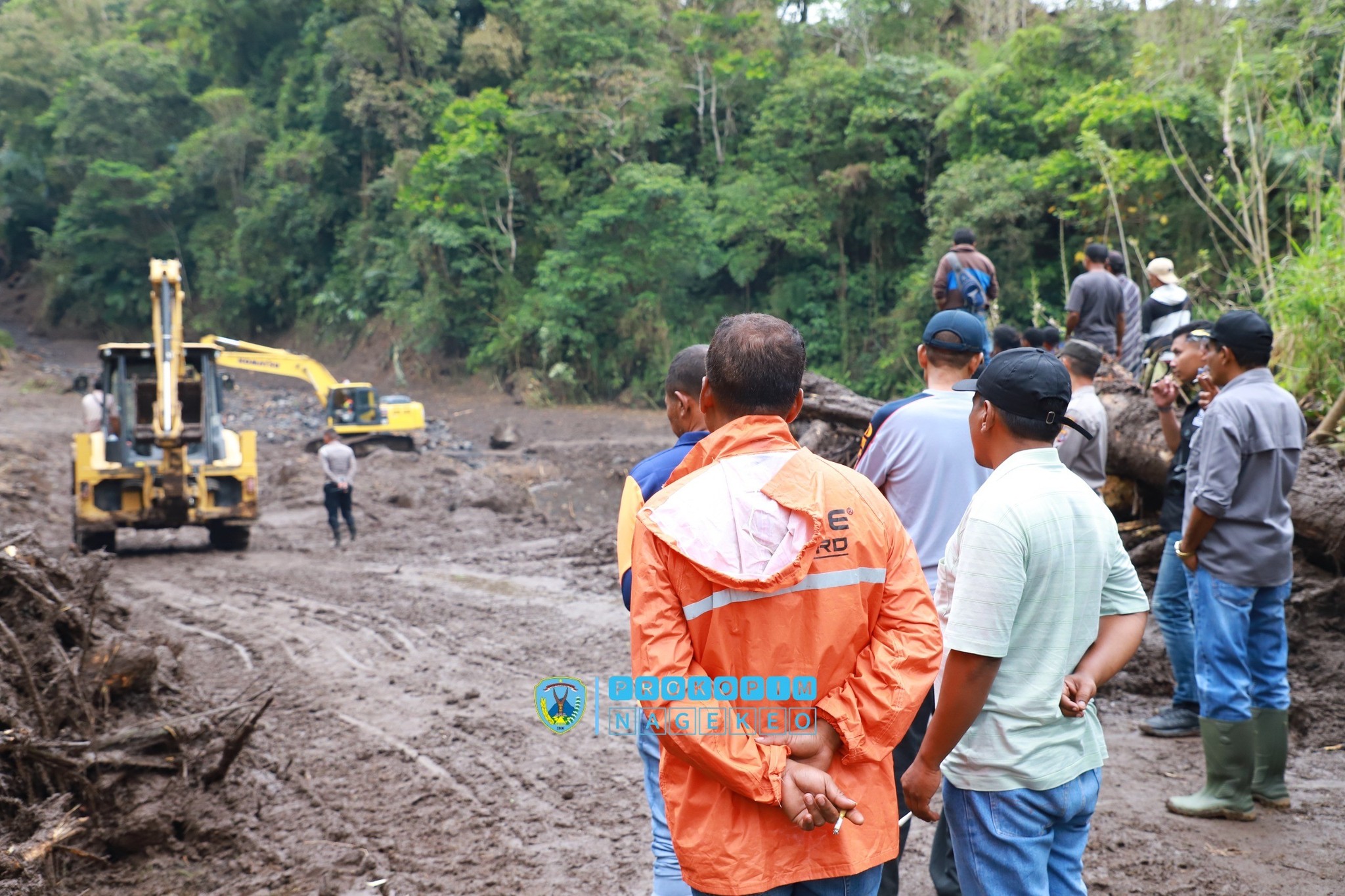 Wakil Bupati Nagekeo Tinjau Lokasi Banjir Bandang di Mauponggo (5)