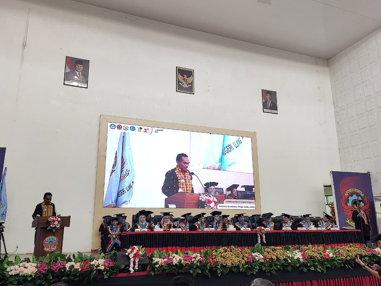 Wakil Bupati Nagekeo Hadiri Sidang Senat dan Wisuda Mahasiswa Politeknik Negeri Ujung Pandang (PNUP) (1)