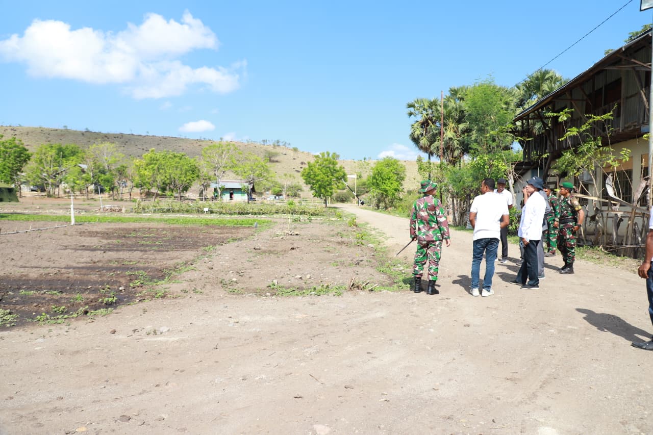 Wakil Bupati Nagekeo Survey Lokasi Holding Ground (2)